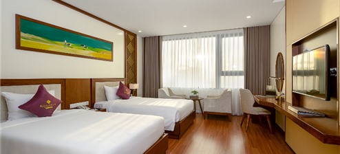 Grand Partial Ocean View Triple